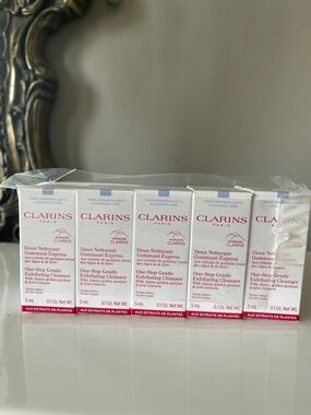 Clarins One Step Gentle Exfoliating Cleanser 5 ml/ 0.1 oz Travel Lot of 10